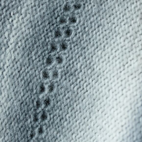 Cozy Winter Picadilly Canada Gradient Knit Gray Sweater Pullover Size S - Picture 7 of 11